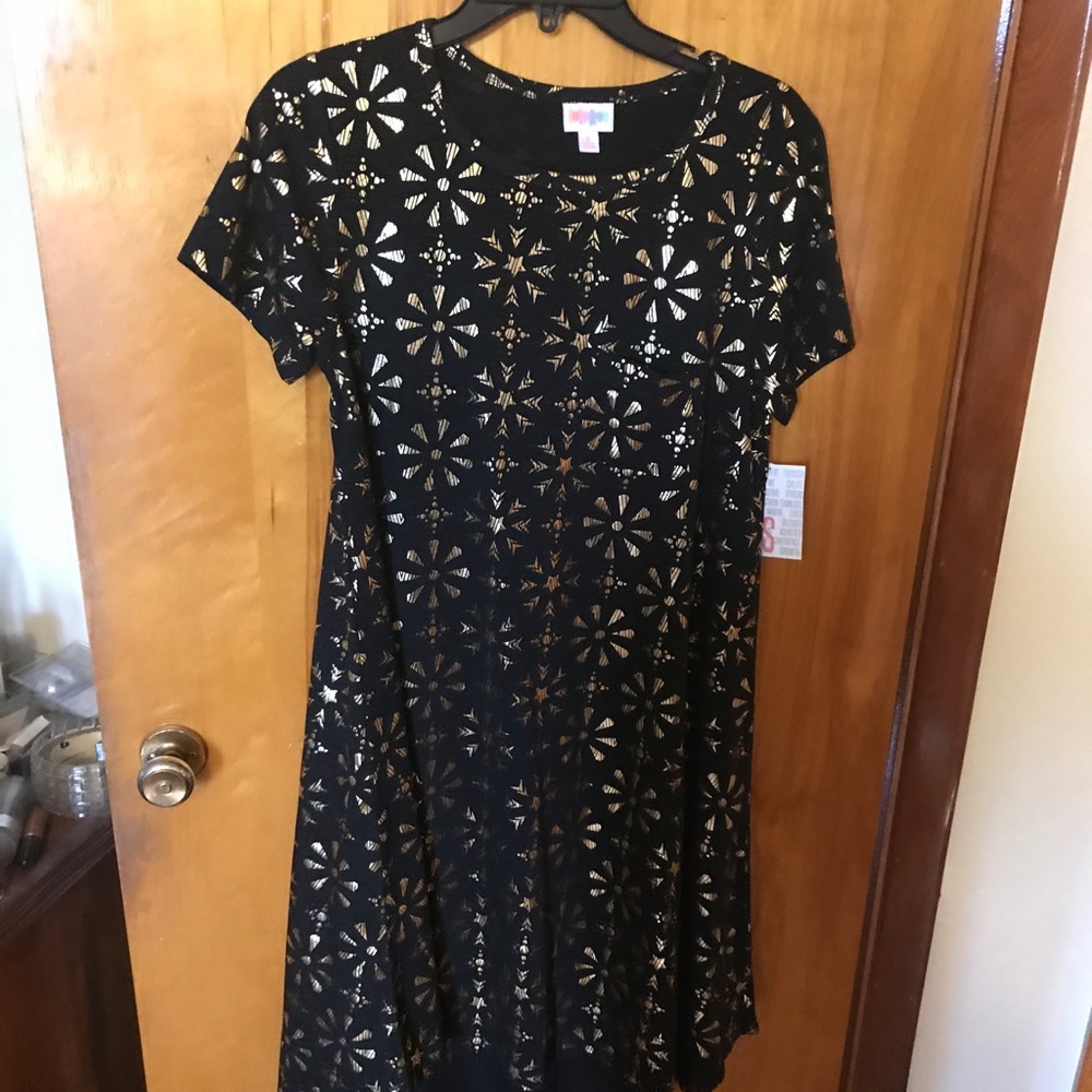 Small lularoe elegant Carly